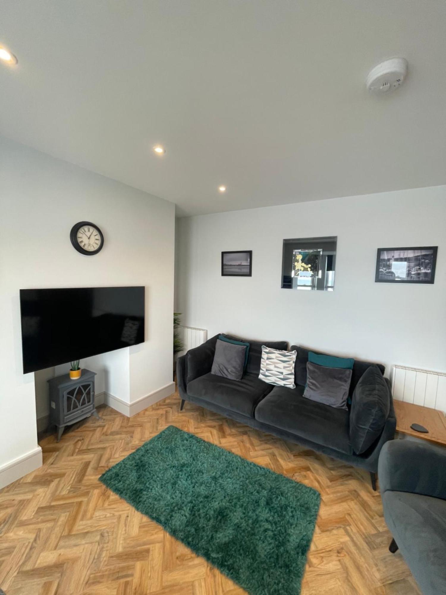 Superb 2 Bedroom Sea View Flat Scarborough Exterior foto